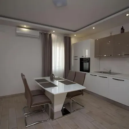 Apartment Tihana *
